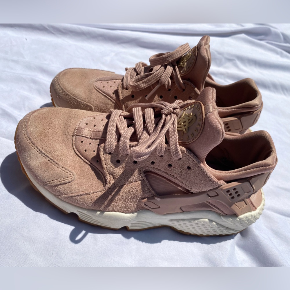 Pink Nike Women’s Huarache Shoes | SIZE 8